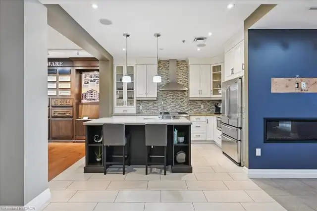 TURNKEY SHOWROOM   WAREHOUSE – PERFECT FOR BUILDERS - Photo 8