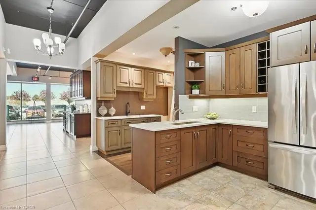 TURNKEY SHOWROOM   WAREHOUSE – PERFECT FOR BUILDERS - Photo 9