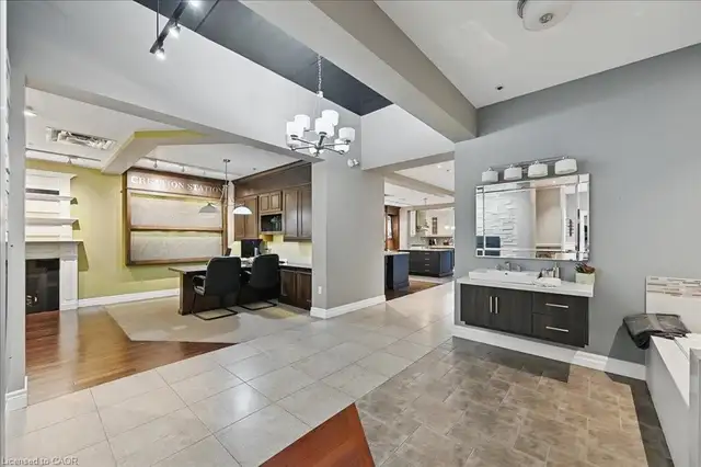 TURNKEY SHOWROOM   WAREHOUSE – PERFECT FOR BUILDERS - Photo 20