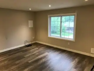 One Bright Bedroom Apartment Near UWO & Richmond Row - Photo 3
