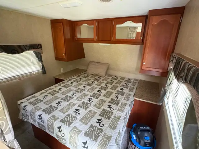 2009 23’ Pioneer Spirit Holiday Trailer - Photo 7