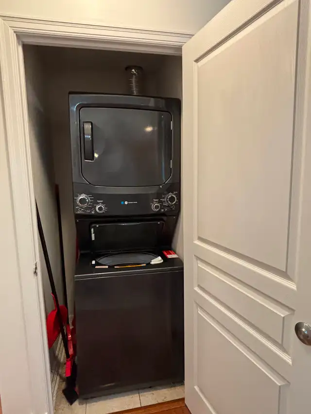 For Rent: 1 Bedroom with Shared Bathroom in Ottawa (Sept 1) - Photo 7