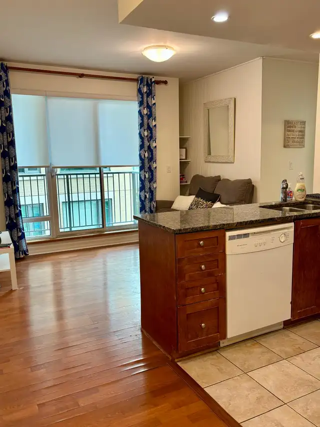 For Rent: 1 Bedroom with Shared Bathroom in Ottawa (Sept 1) - Photo 8