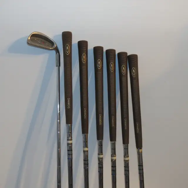 SET DE FER PING EYE2 RED DOT DROITIER