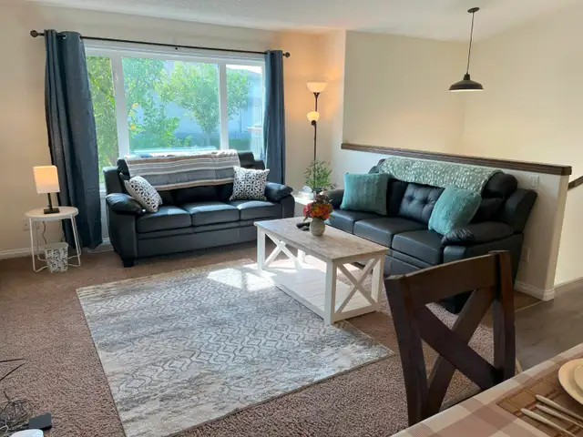 ❤ 4BR Crew House: Park Views, King Bed, Modern, All-Inclusive - Photo 2