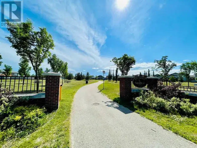 ❤ 4BR Crew House: Park Views, King Bed, Modern, All-Inclusive - Photo 10