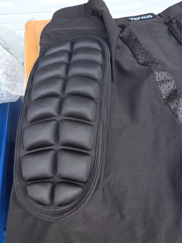 Vepaus Padded Motorcycle Riding Protective Shorts - Photo 3