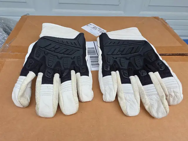 Icon Hooligan White Leather Motorcycle Short Riding Gloves
