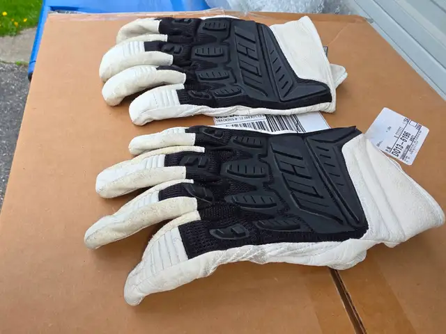 Icon Hooligan White Leather Motorcycle Short Riding Gloves - Photo 2
