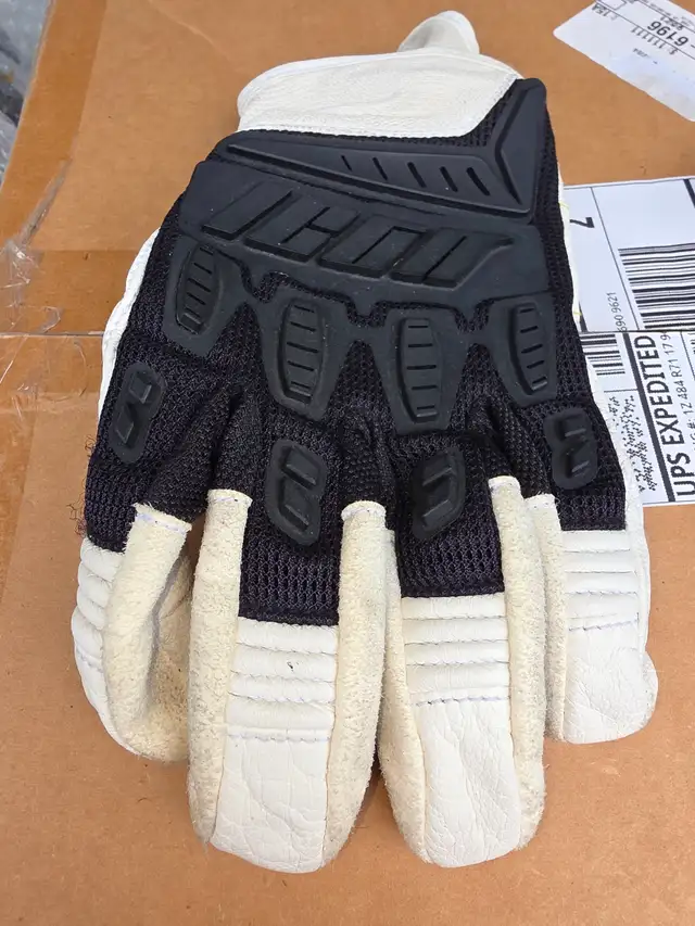 Icon Hooligan White Leather Motorcycle Short Riding Gloves - Photo 5