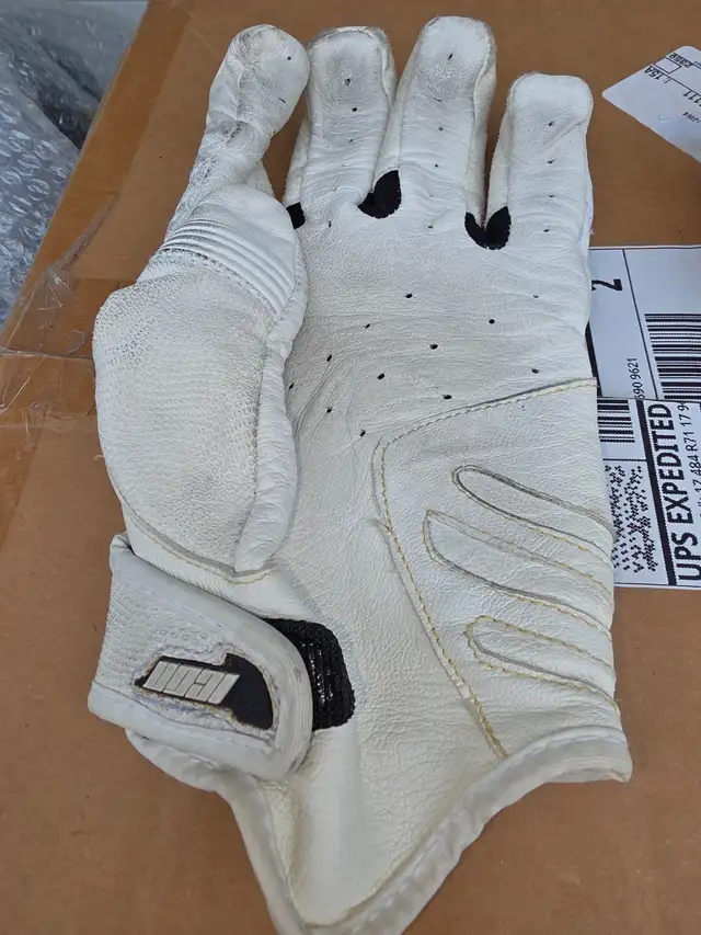 Icon Hooligan White Leather Motorcycle Short Riding Gloves - Photo 10