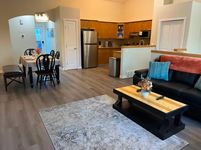 ❤ 4BR Crew House: Park Views, King Bed, Modern, All-Inclusive