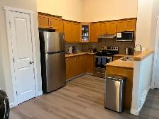 ❤ 4BR Crew House: Park Views, King Bed, Modern, All-Inclusive - Photo 6