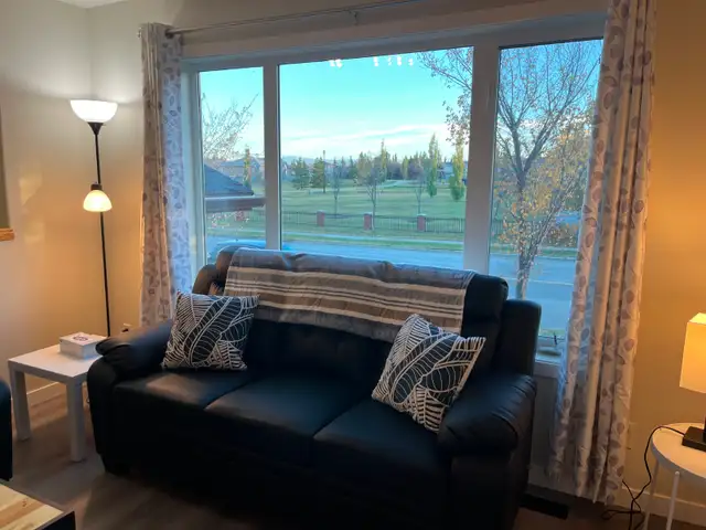 ❤ 4BR Crew House: Park Views, King Bed, Modern, All-Inclusive - Photo 3