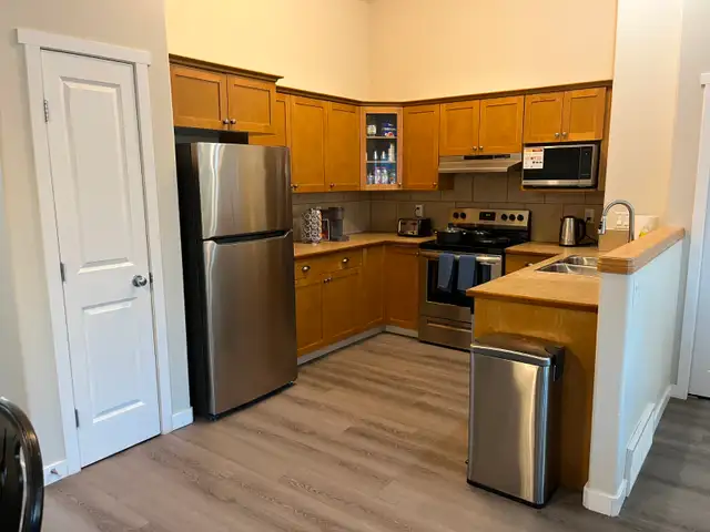 ❤ 4BR Crew House: Park Views, King Bed, Modern, All-Inclusive - Photo 6