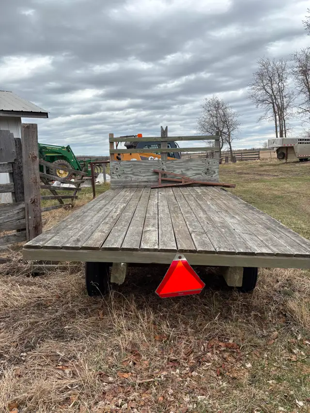 Horse drawn or tractor wagon - Photo 3