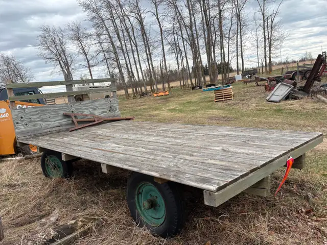 Horse drawn or tractor wagon - Photo 4