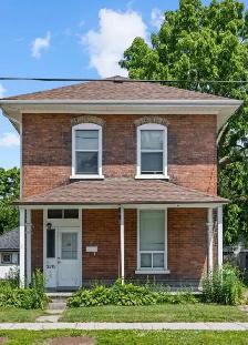 5 bdrm house avail in downtown Peterborough for students/grads