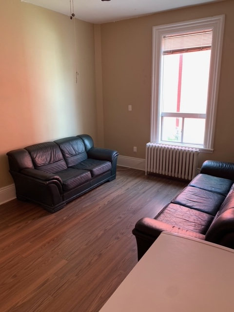 5 bdrm house avail in downtown Peterborough for students/grads - Photo 5