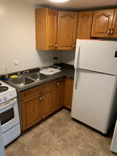 5 bdrm house avail in downtown Peterborough for students/grads - Photo 6