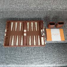 Jeu Backgammon vintage dans une valise