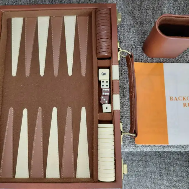 Jeu Backgammon vintage dans une valise - Photo 3