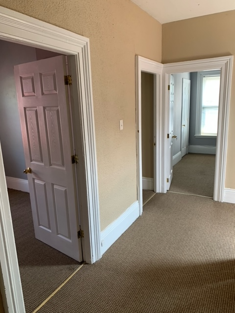 5 bdrm downtown Ptbo location house for rent - Photo 8