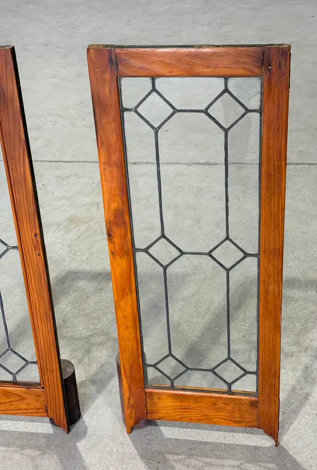Antique Pair Of Leaded Glass Windows (Pine Frames) - Photo 3