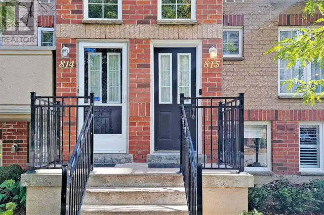 Pickering 3 Bedroom Executive 3 floor Condo in Gated Complex.