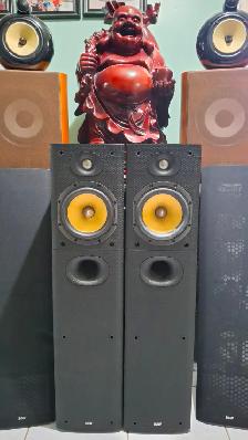 Bowers and wilkins speakers (Made in England)