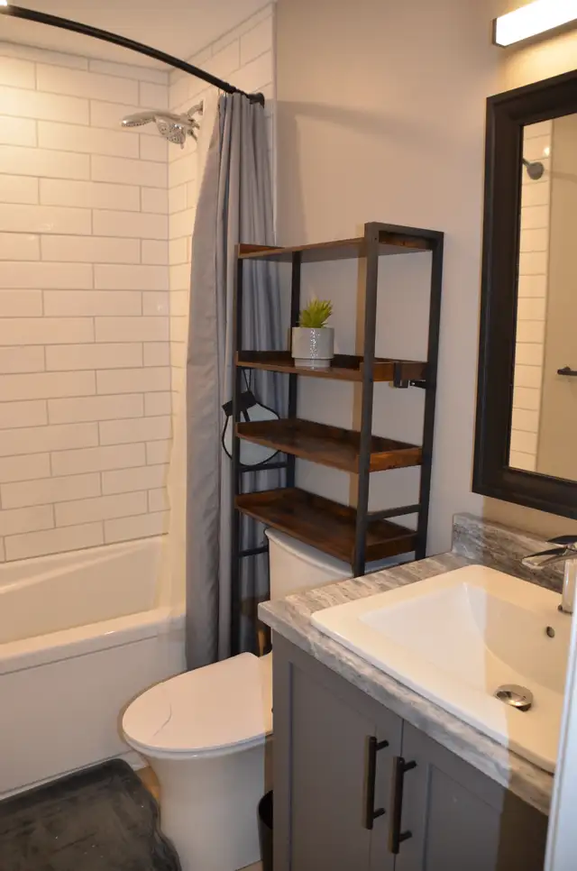New 3BR — Truly All-Inclusive w/ Parking, Snow & Lawn Care - Photo 20