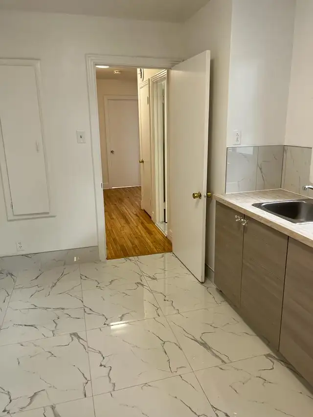 4 1/2 for rent parking included - Photo 3