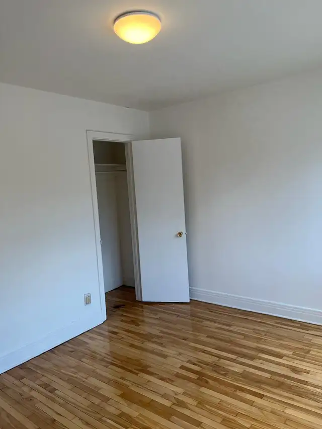 4 1/2 for rent parking included - Photo 6