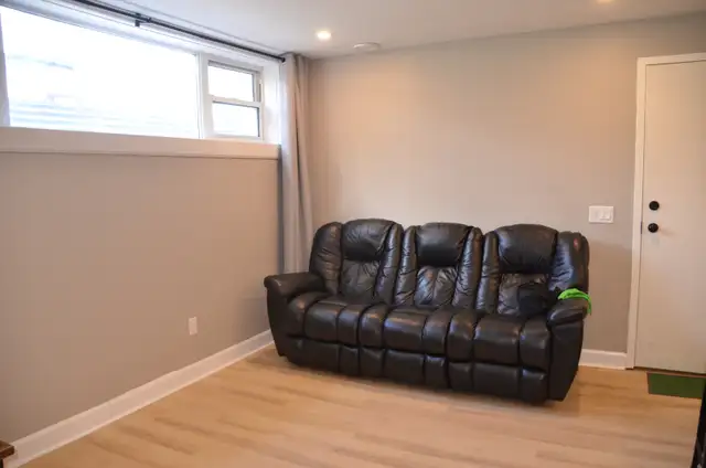 Renovated 3BR Lower Unit — Gas Fireplace, Kitchen Island, Truly - Photo 15