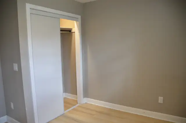 Renovated 3BR Lower Unit — Gas Fireplace, Kitchen Island, Truly - Photo 17