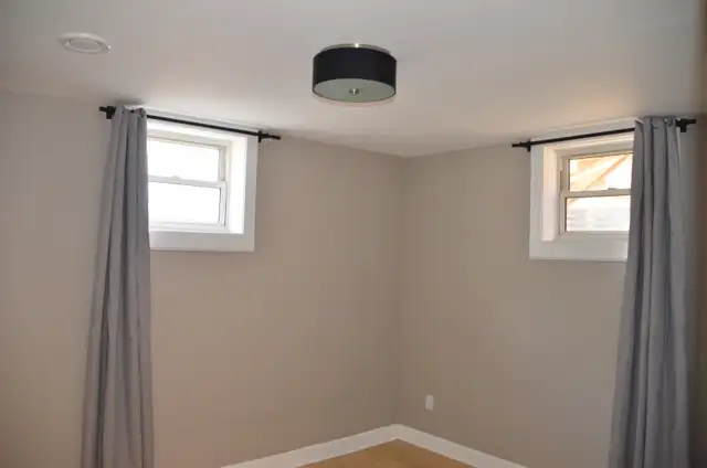 Renovated 3BR Lower Unit — Gas Fireplace, Kitchen Island, Truly - Photo 21