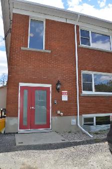 Renovated 3BR Lower Unit — Gas Fireplace, Kitchen Island, Truly - Photo 22