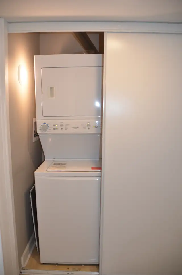 Renovated 3BR Lower Unit — Gas Fireplace, Kitchen Island, Truly - Photo 27