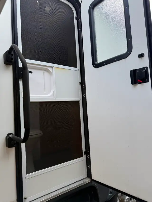 2013 Keystone Laredo 303TG - Photo 7