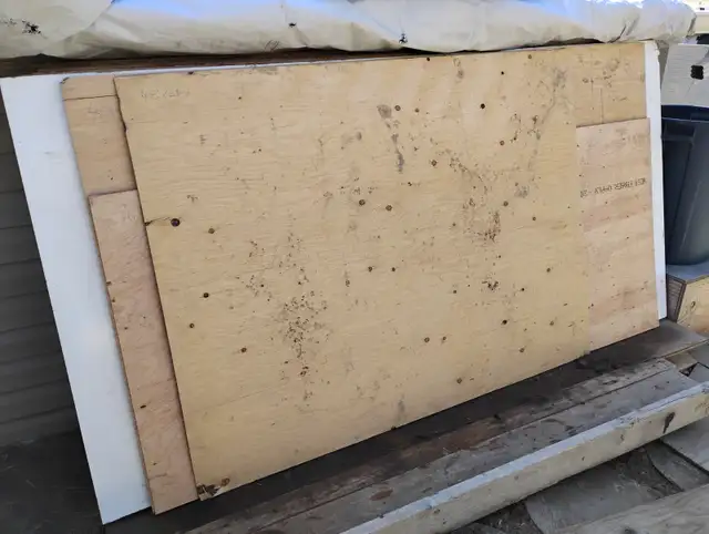 3/8' , 1/2' , & 3/4' Used Plywood - Photo 3