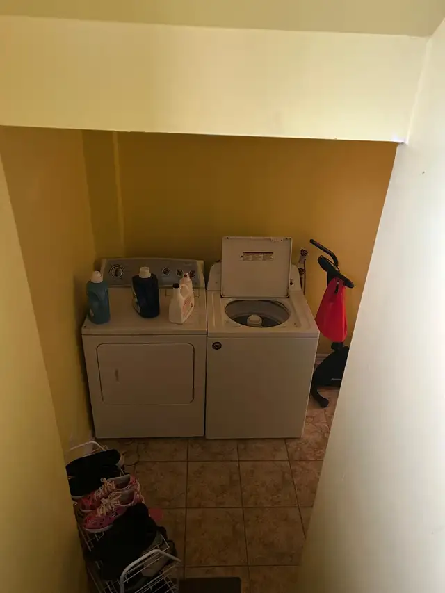 Basement for rent - Photo 4