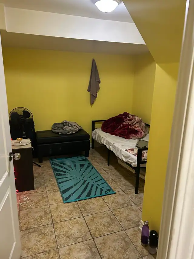 Basement for rent - Photo 7