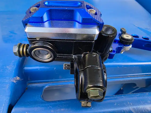 Aftermarket Brake Master Cylinder & Clutch Perch W Blue Leavers - Photo 6