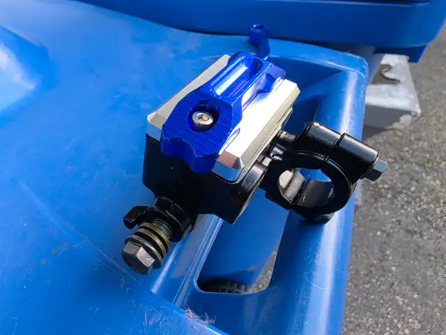 Aftermarket Brake Master Cylinder & Clutch Perch W Blue Leavers - Photo 8