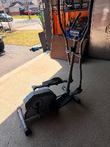 Elliptical Exerciser/trainer
