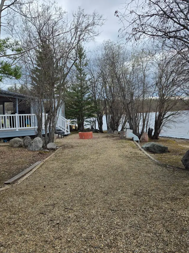 Lakefront RV lot - Photo 4