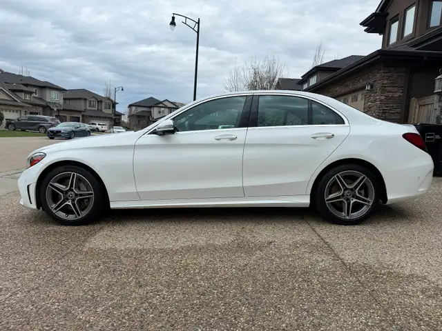 2019 Mercedes-Benz C300 4MATIC LOW KMs Excellent Condition - Photo 5