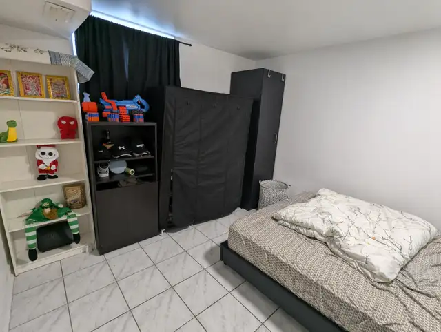 2 Bed Legal Basement $1500 Malton Airport&Derry Rd Mississauga - Photo 2