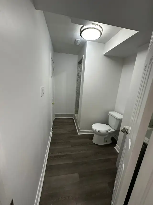 2 Bed Legal Basement $1500 Malton Airport&Derry Rd Mississauga - Photo 5