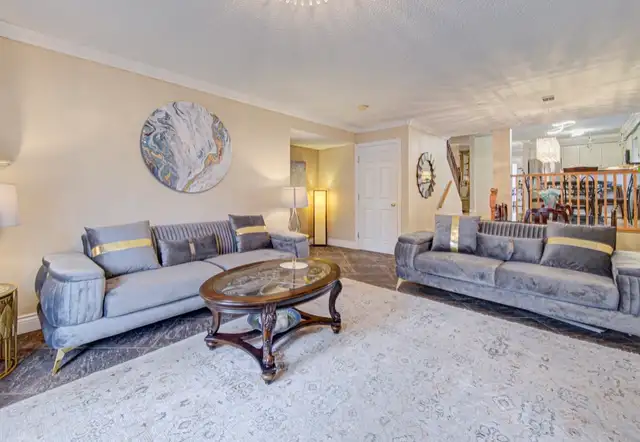 Beautiful four-bedroom house in a box for rent. - Photo 2